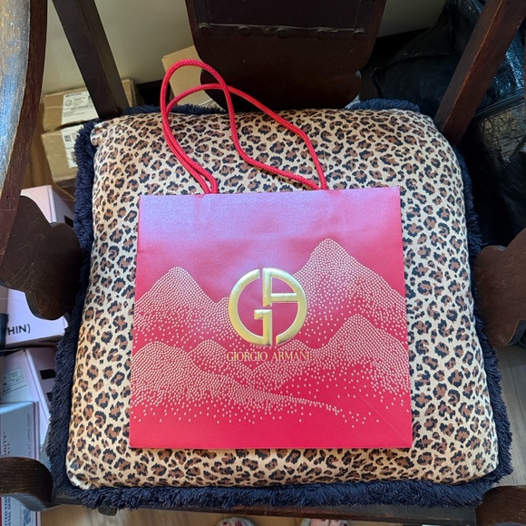 Giorgio Armani Special Edition Gift Box & Shopping Bag. - Picture 3 of 9